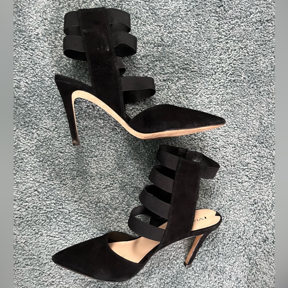 Via Spiga Damali Pointed Toe Side Zip Heels